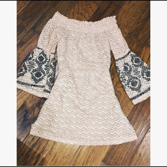 Dresses & Skirts - Lily pad BoHo Dress Bell Sleeve Dress Short Medium